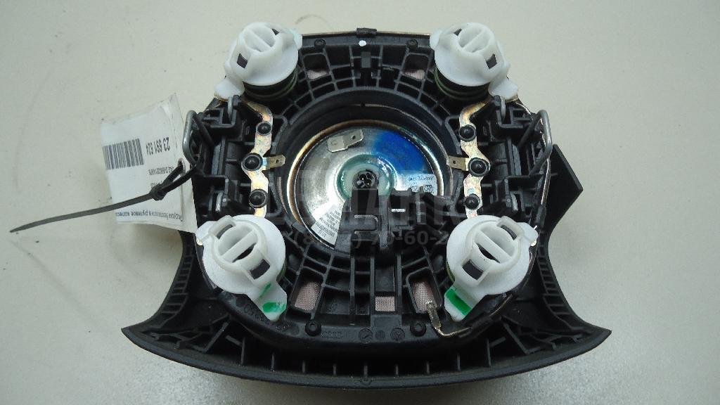 Подушка безопасности в рулевое колесо
