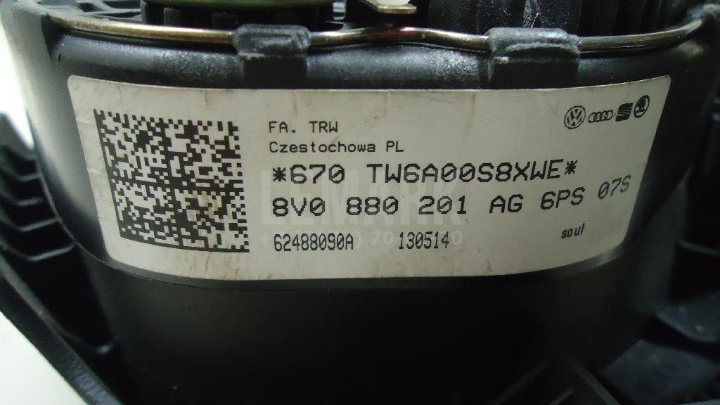 Подушка безопасности в рулевое колесо