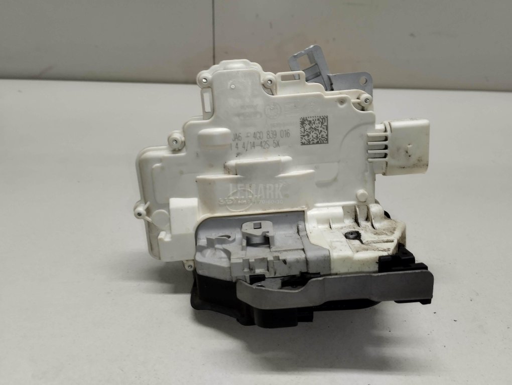 Замок двери задней правой