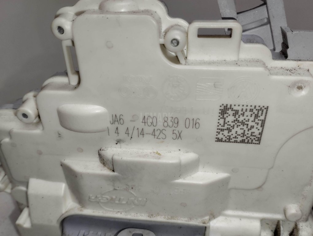 Замок двери задней правой