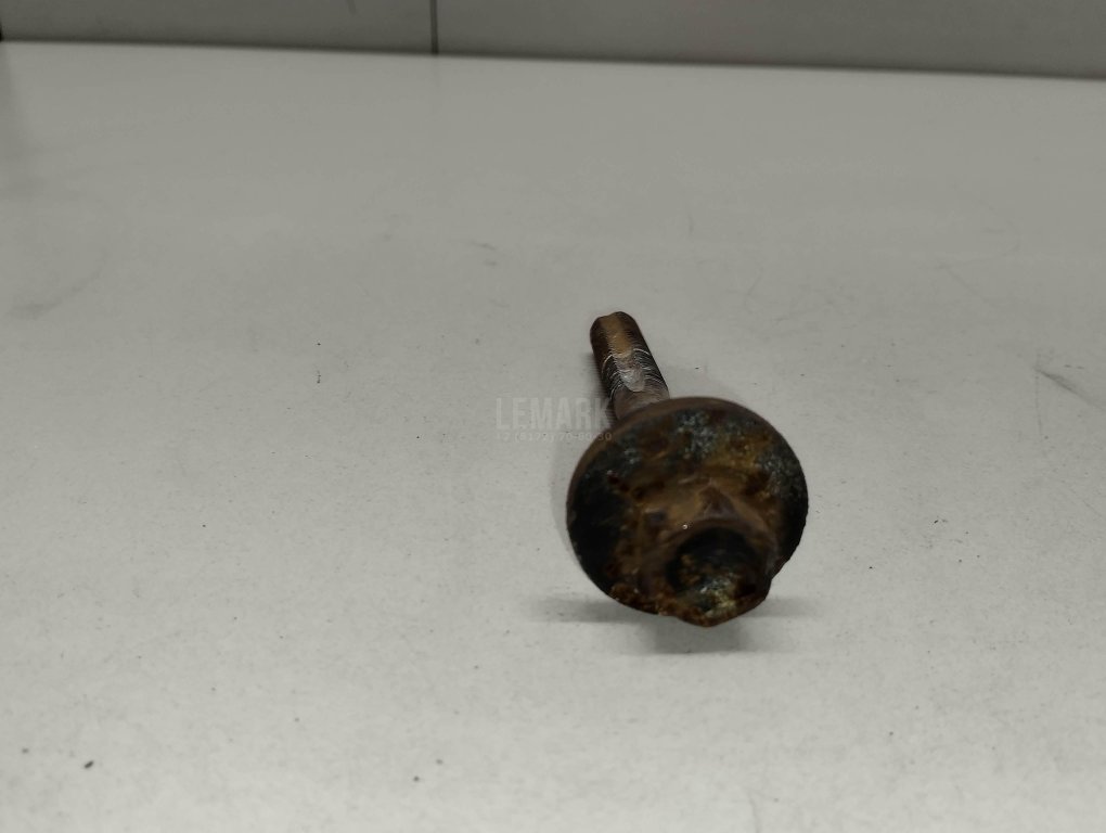 Болт развала задних колес