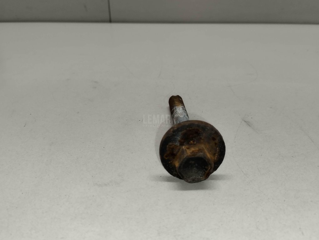 Болт развала задних колес