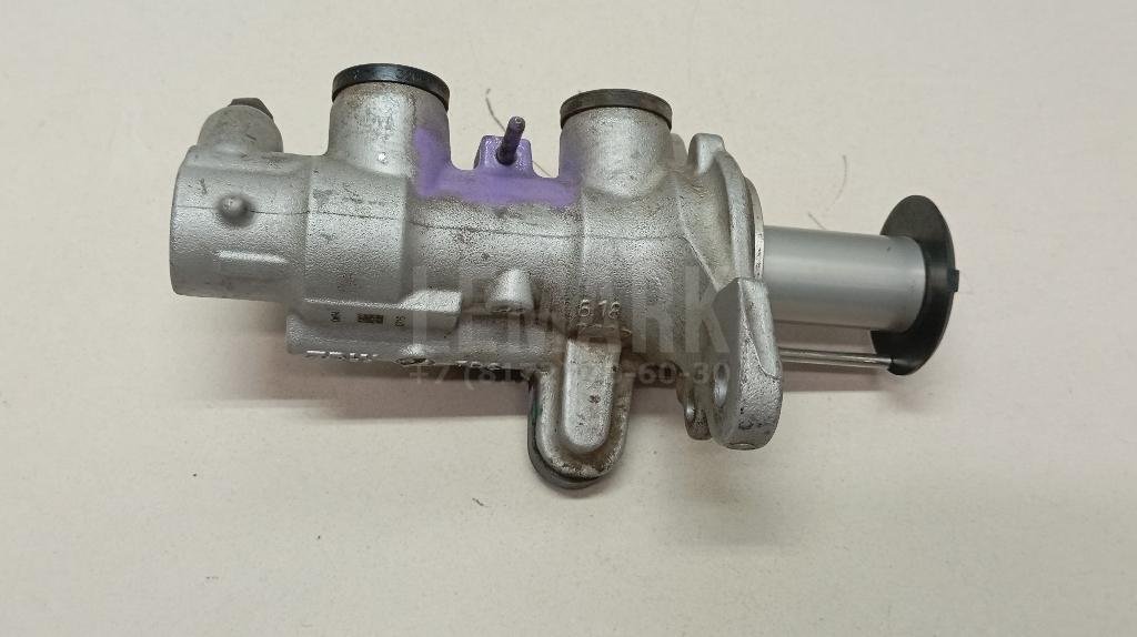 Цилиндр тормозной главный