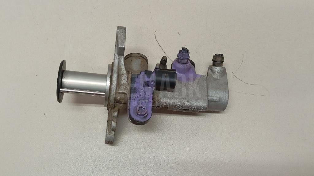 Цилиндр тормозной главный