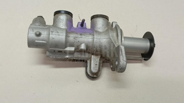 Цилиндр тормозной главный