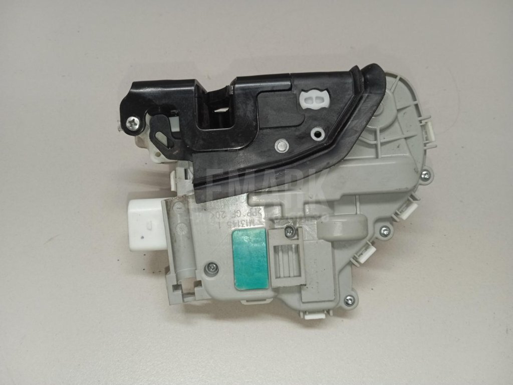 Замок двери передней левой