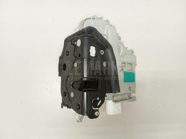 Замок двери передней левой