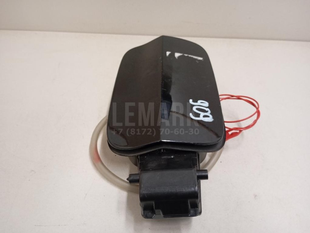 Ниша лючка бензобака