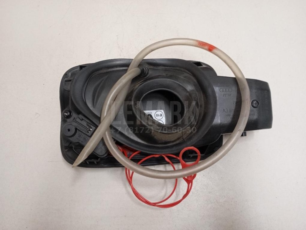 Ниша лючка бензобака