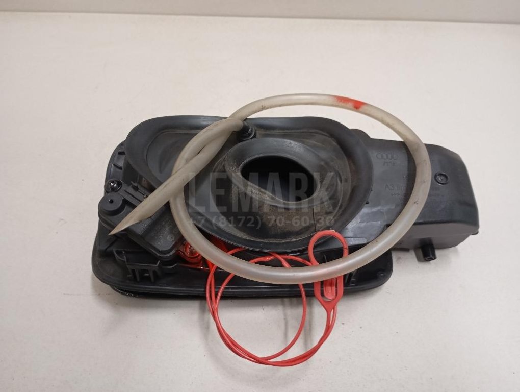 Ниша лючка бензобака