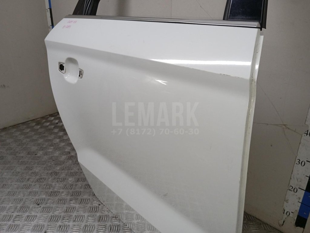 Дверь задняя правая