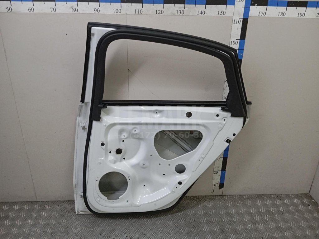 Дверь задняя правая