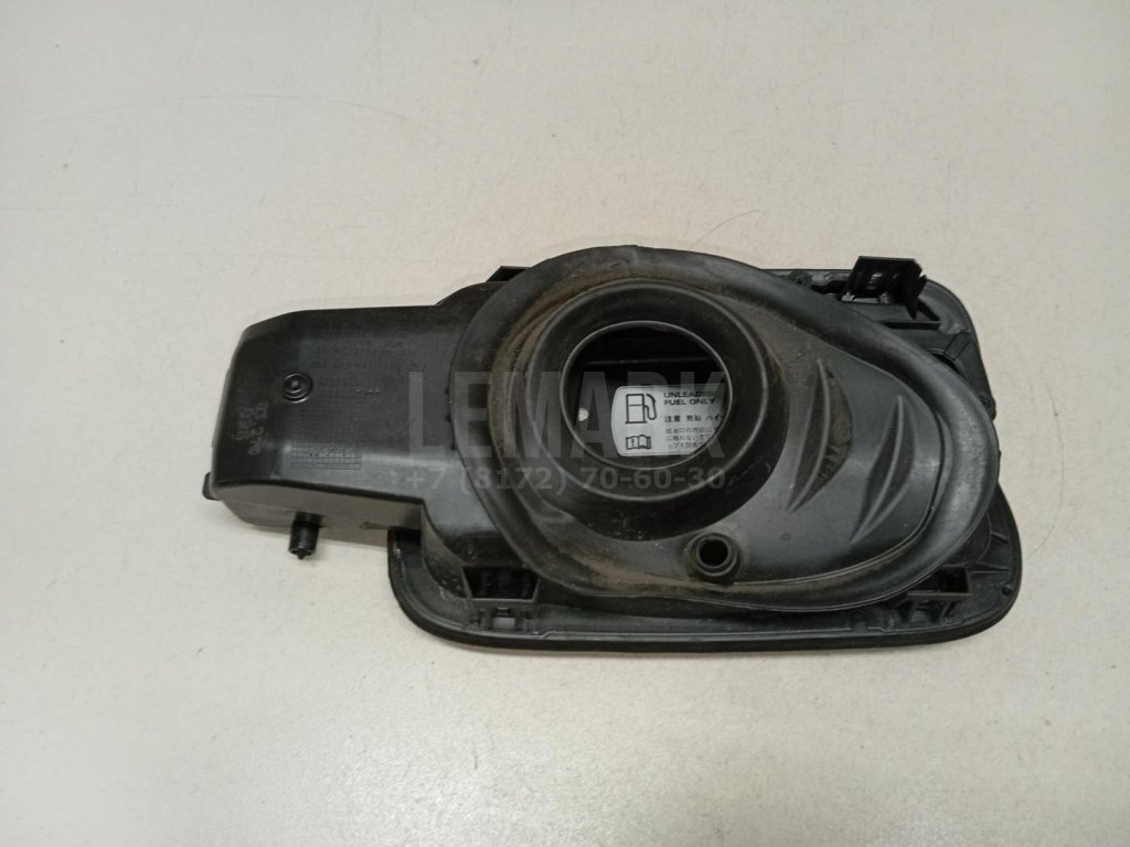 Ниша лючка бензобака