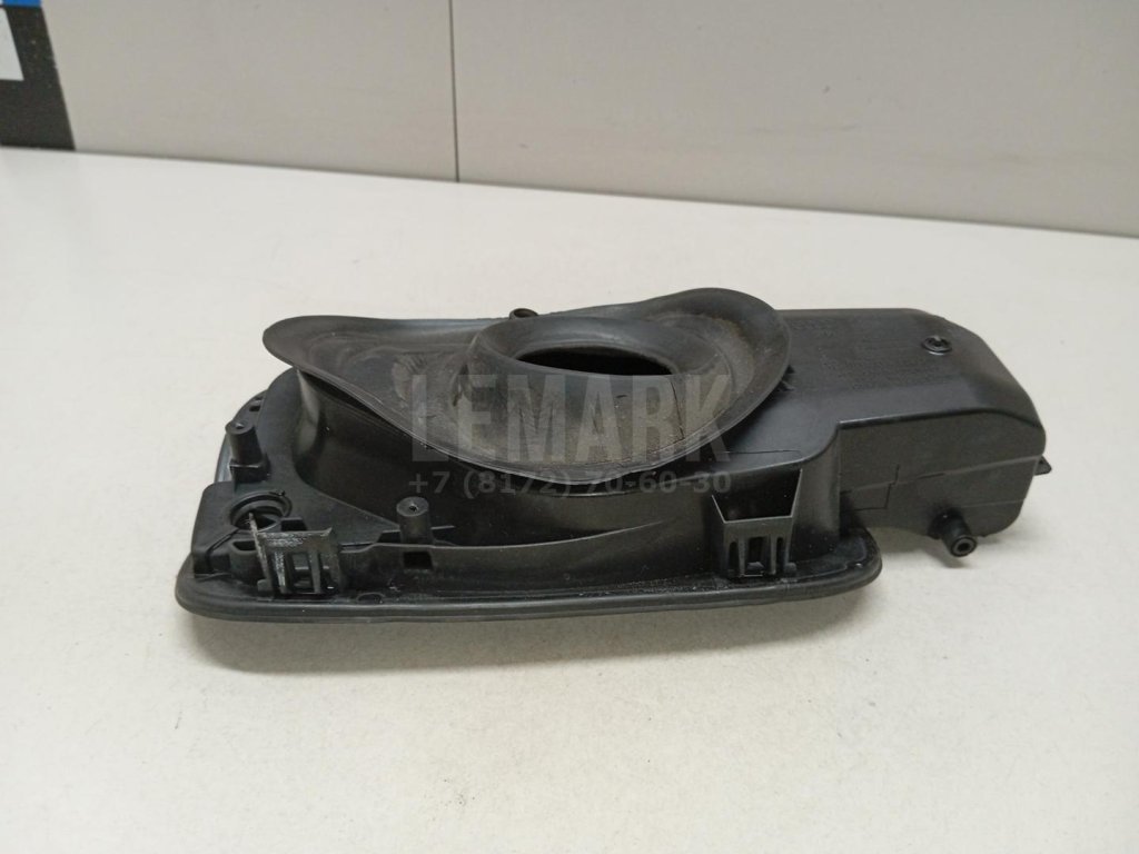 Ниша лючка бензобака