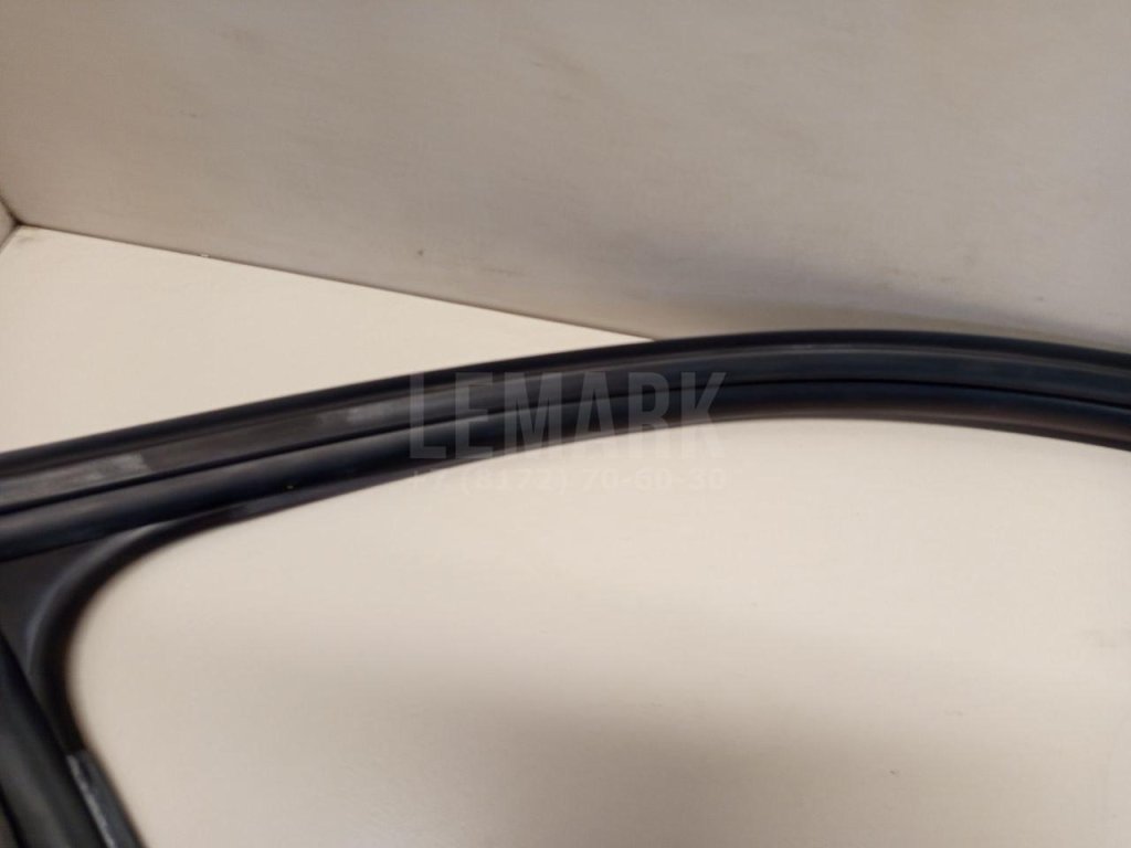 Уплотнитель стекла двери