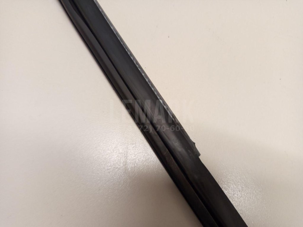 Уплотнитель стекла двери