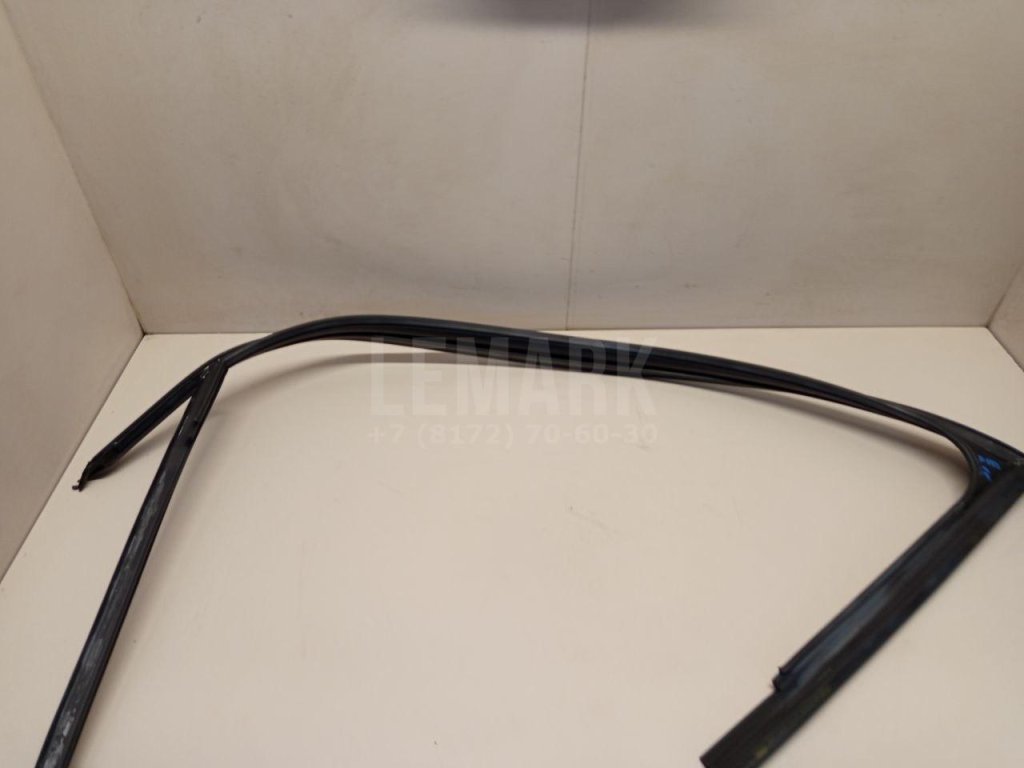 Уплотнитель стекла двери