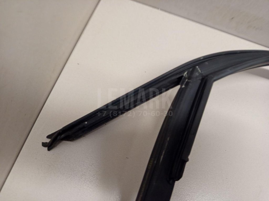 Уплотнитель стекла двери