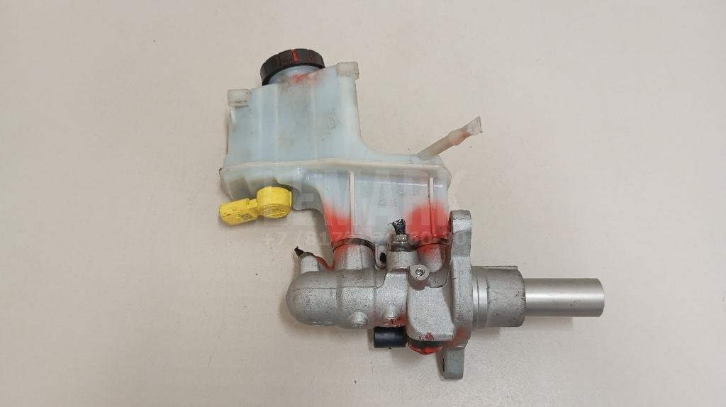 Цилиндр тормозной главный