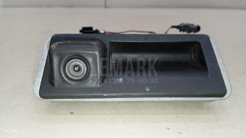 Кнопка открывания багажника