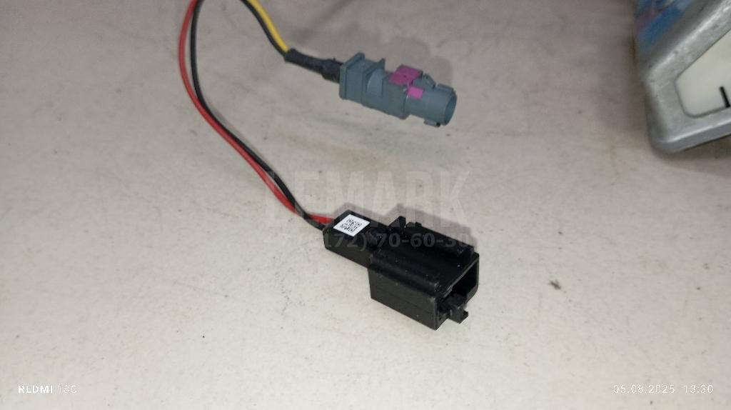 Кнопка открывания багажника