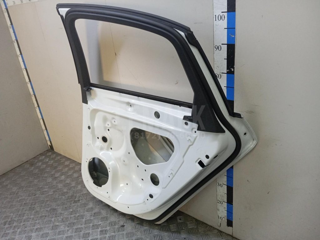 Дверь задняя правая