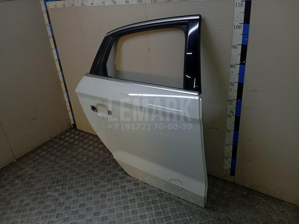 Дверь задняя правая