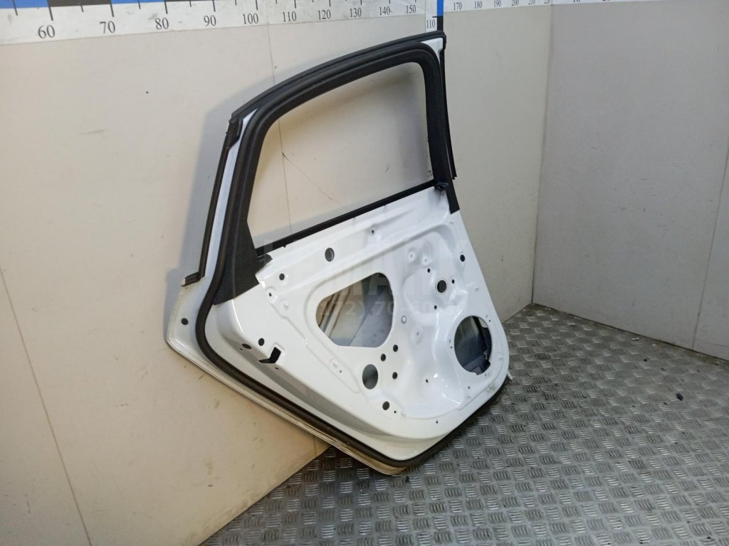 Дверь задняя левая