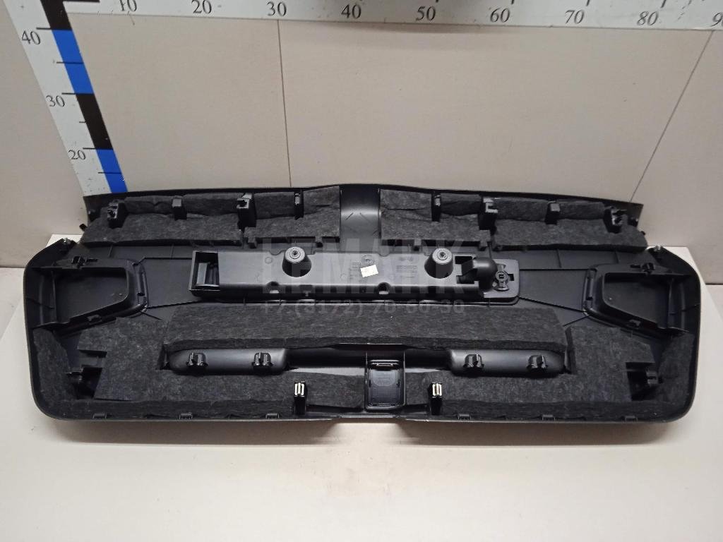 Обшивка двери багажника