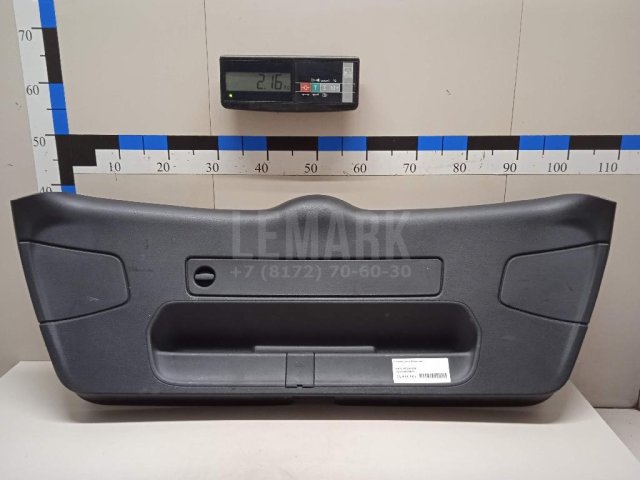 Обшивка двери багажника