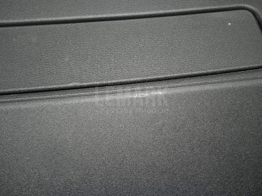 Обшивка двери багажника