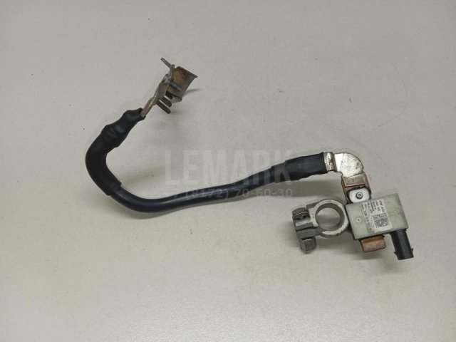 Клемма аккумулятора минус