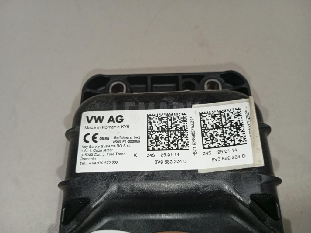 Подушка безопасности пассажирская (в торпедо)