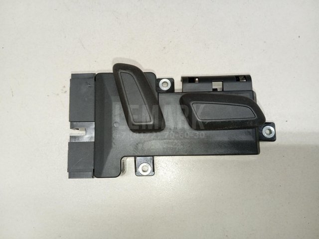 Кнопка регулировки сиденья