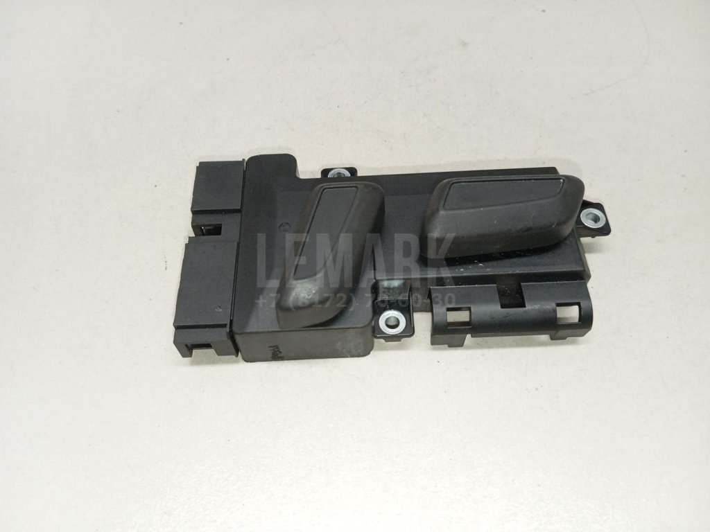 Кнопка регулировки сиденья