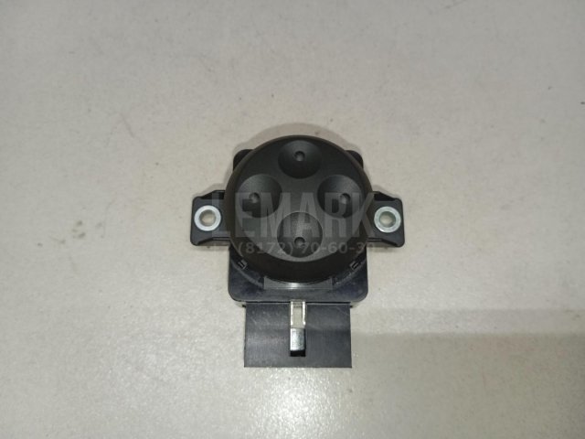 Кнопка регулировки сиденья