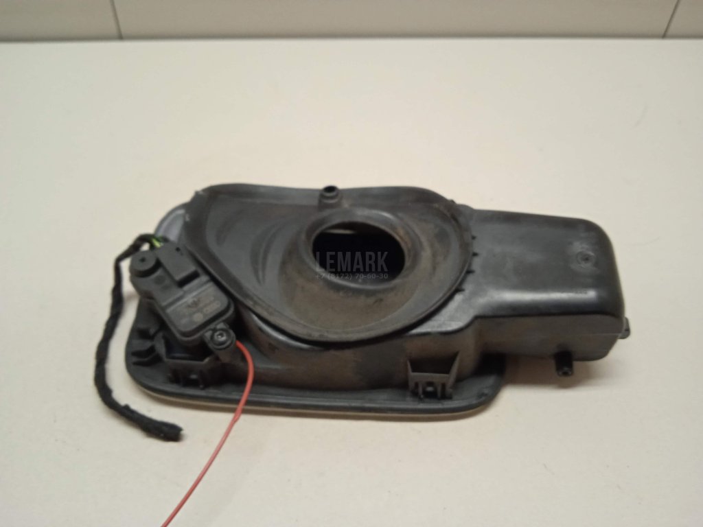 Лючок бензобака