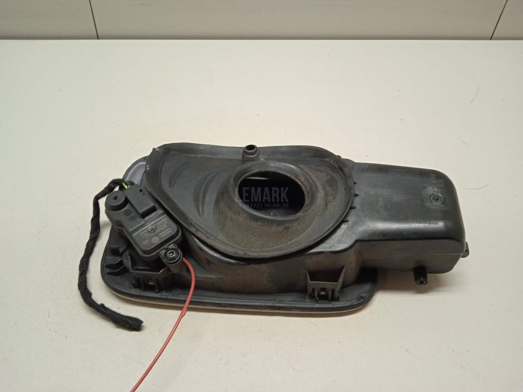 Лючок бензобака