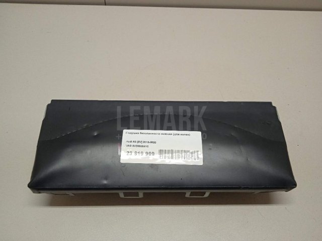 Подушка безопасности нижняя (для колен)