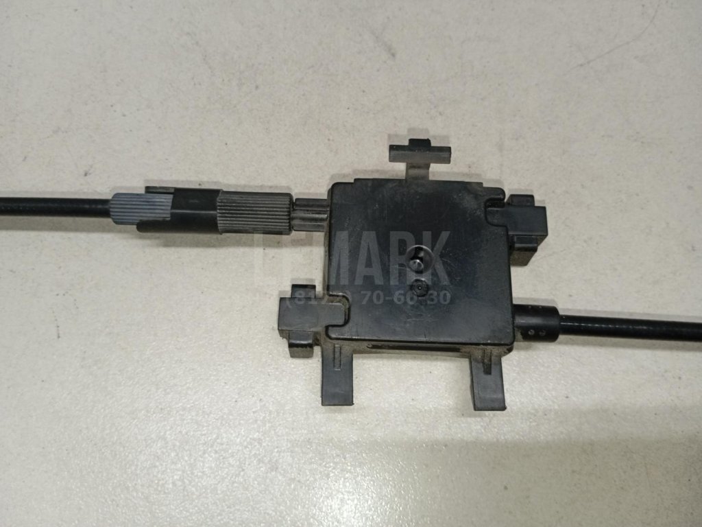 Трос открывания капота