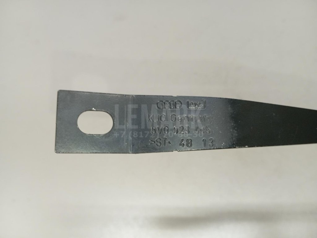 Крючок капота