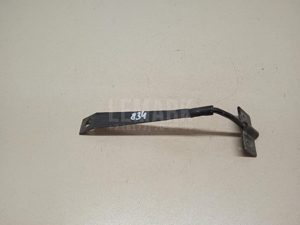 Крючок капота