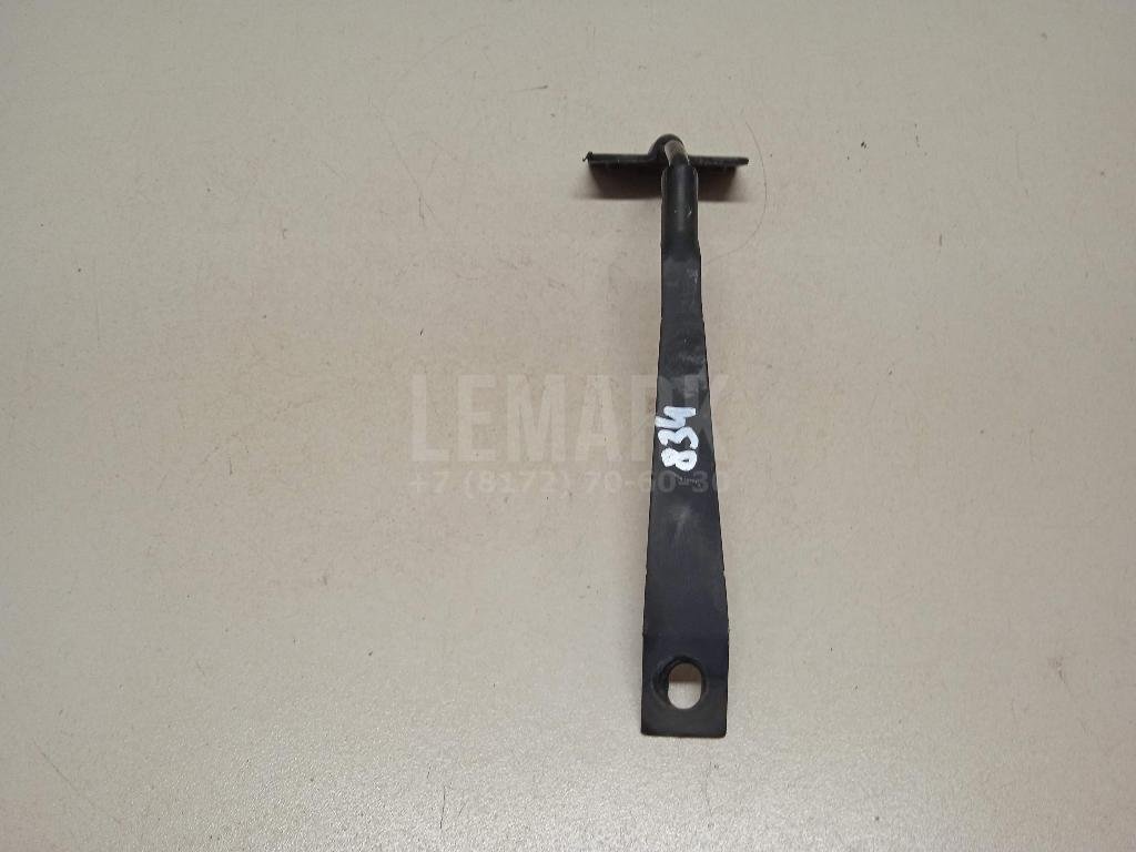 Крючок капота