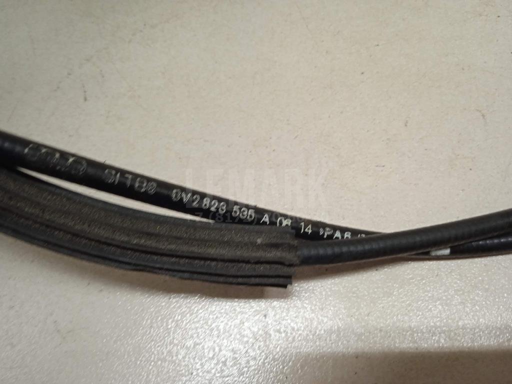 Трос открывания капота