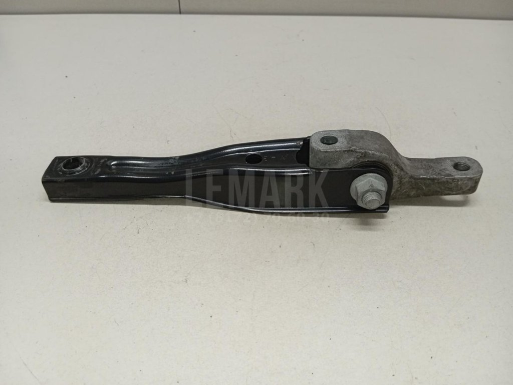 Опора двигателя задняя