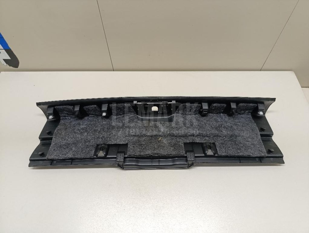 Обшивка багажника