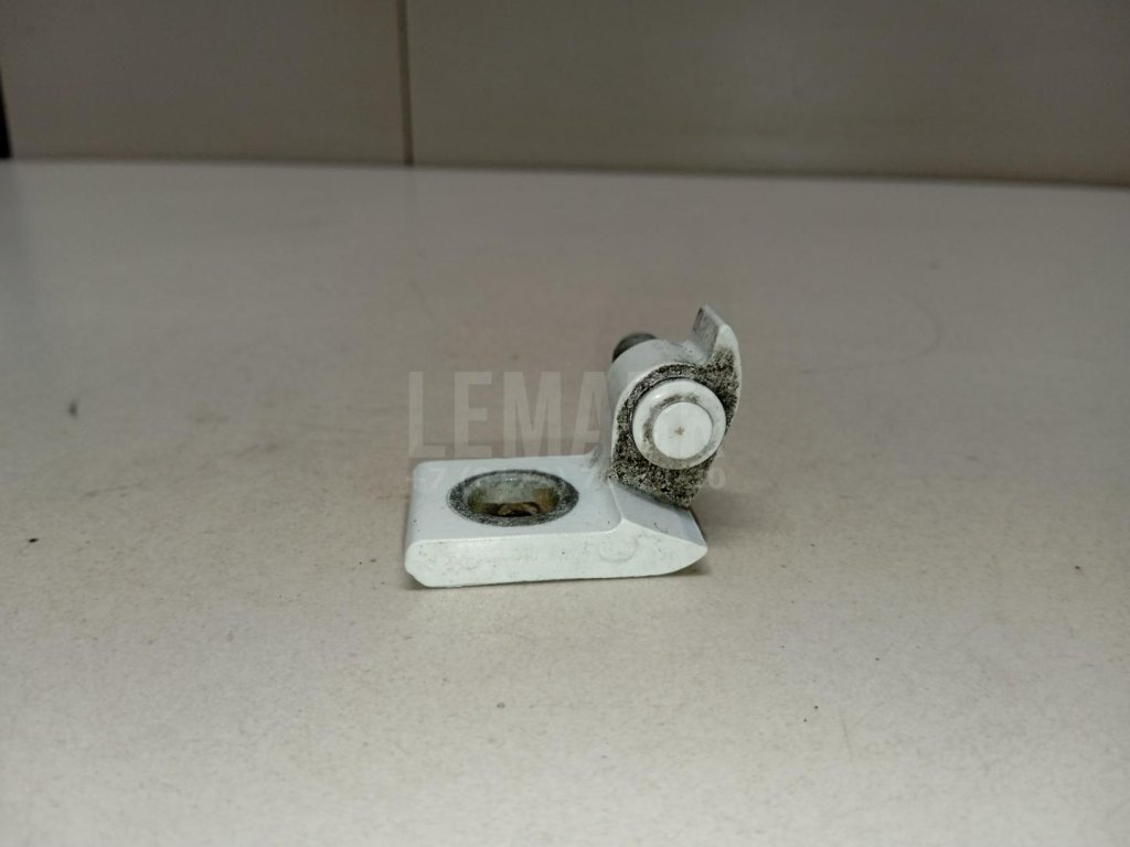 Петля двери для  Audi A4 [B9] 2015