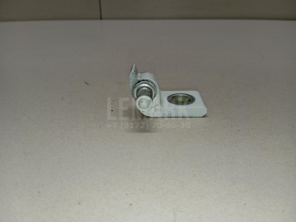 Петля двери