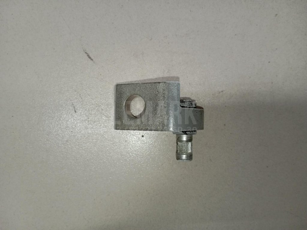 Петля двери