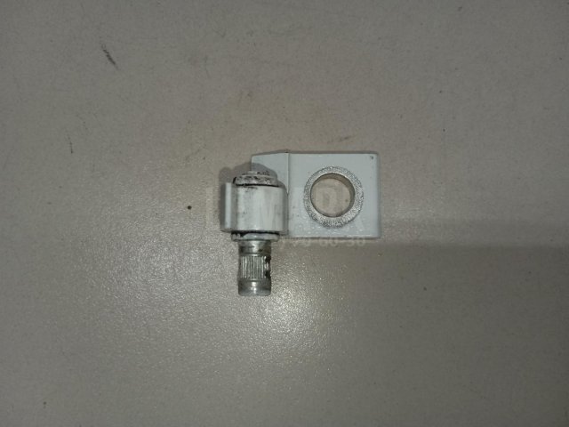 Петля двери